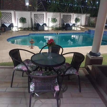 The Giraffe Room At Frederick'S Place Pretoria-Noord Exteriör bild